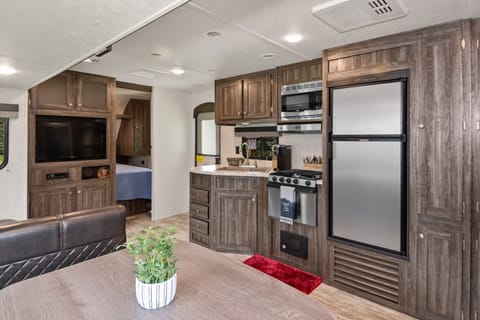 Tour Kentucky in our Family Friendly 2019 Highland Ridge Towable trailer in Pioneer Village