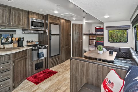Tour Kentucky in our Family Friendly 2019 Highland Ridge Towable trailer in Pioneer Village