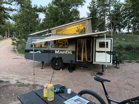 Mantis with the awning out and the top up