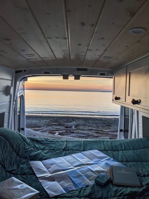 Perfect Summer Adventure Van | Ford Transit Camper Van Reisemobil in Burien