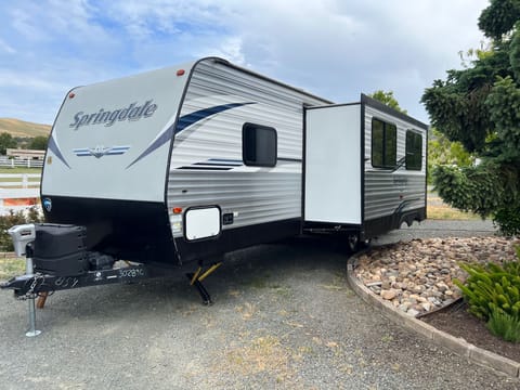 33ft Springdale travel trailer