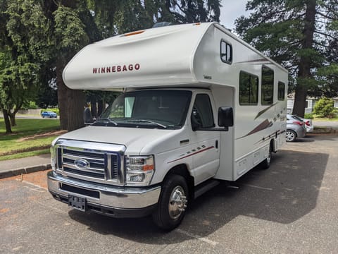 Easy to drive Fully-loaded Class C RV