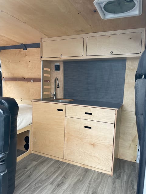 KeVan Bacon - 2022 ProMaster A.R.C - All Road Camper Van aménagé in Milwaukie