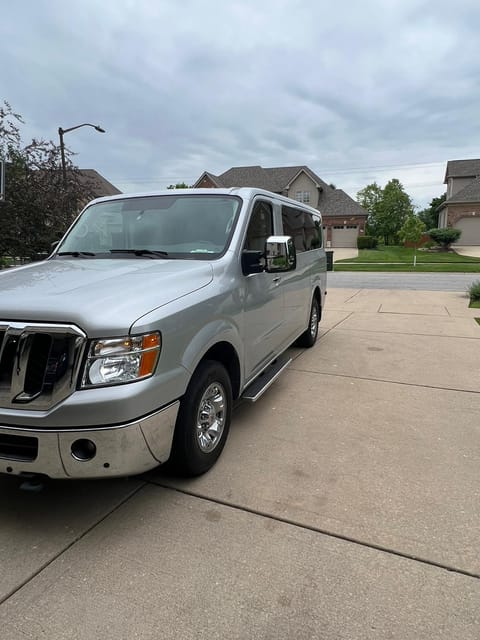 2016 nissan nv3500 Drivable vehicle in Naperville