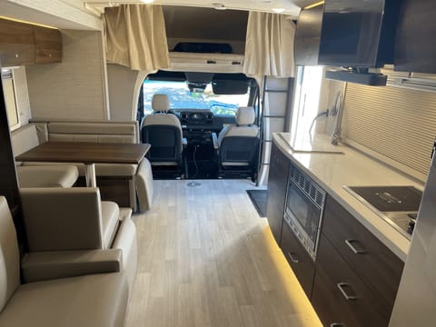 2022 Winnebago View Vehículo funcional in Woodland Hills