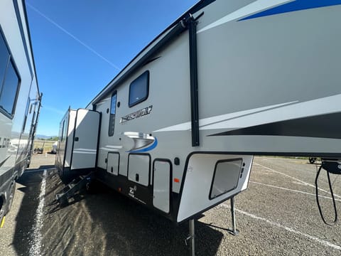 Arctic Wolf 3550 Suite Towable trailer in Eagle Point