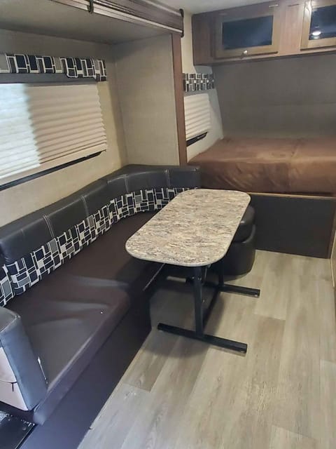 Home Away From Home! 2017 Coleman COLEMAN LIGHT LX 1605FB Towable trailer in Ruskin