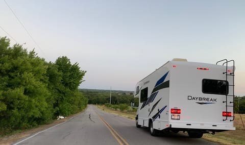 Take "EL GAUCHO" wherever your dreams lead you! 2020 Thor Coach sleeps six! Drivable vehicle in Rowlett