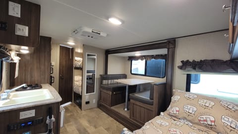 2018 Coachmen Apex Towable trailer in Fort Collins