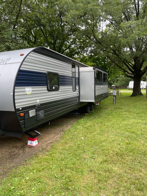 Fully loaded 2021 Forest River Cherokee Grey Wolf 29TE- with bunk room Towable trailer in Delavan Lake