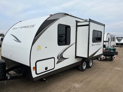 2022 Gulf Stream 21QBS Towable trailer in Mount Pleasant