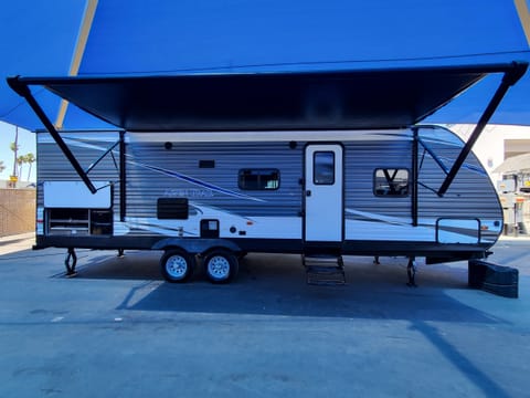 This is our 27 footer 2020 Dutchman Aspen Trail. It is 30 feet from Tongue To Bumper. This unit will sleep up to 10 people comfortably. 