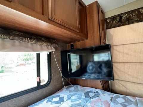 2015 Forest River Coachmen Leprechaun Drivable vehicle in Provo