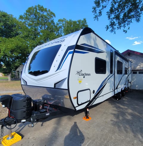 Hill Country Living 2022 Forest River Coachmen Freedom Express Ultra Lite Towable trailer in Ingram