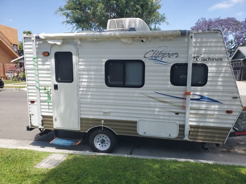 2013 15ft. Coleman Clipper, sleeps 4, everthing works well, very comfy.. Towable trailer in Fullerton