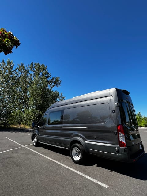 2020 Ford Transit 350HD All Wheel Drive! Perfect for all seasons! Vehículo funcional in Vancouver