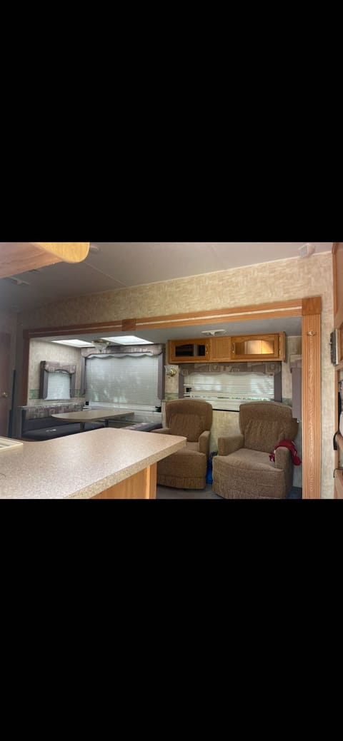 5th wheel at a steal of a deal ! $95night Reboque rebocável in Steinbach