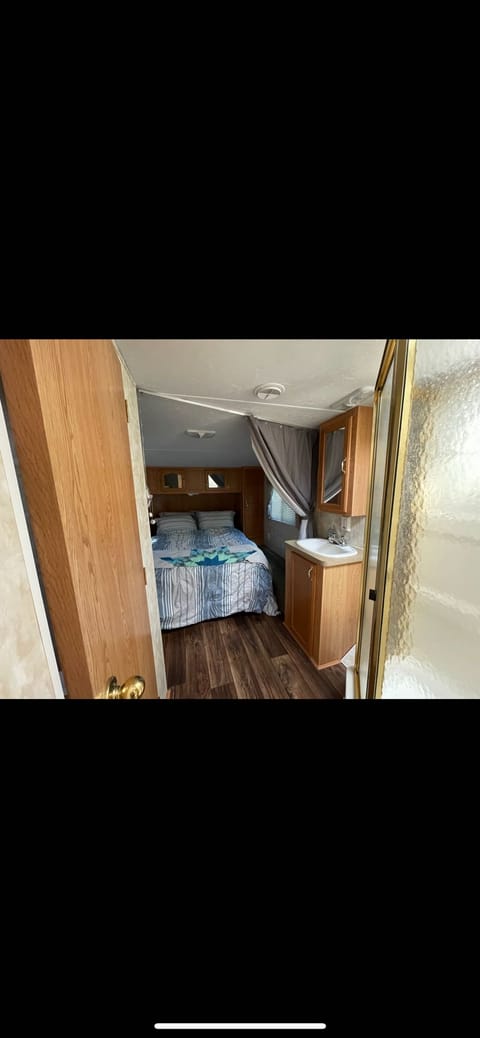 5th wheel at a steal of a deal ! $95night Tráiler remolcable in Steinbach