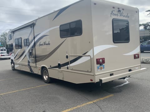 JESSIE - 2018 Thor Motor Coach Four Winds 30D Bunkhouse Drivable vehicle in Anchorage