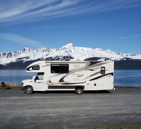 Camping in Seward with slide out..   Beautiful day, park right along the water.