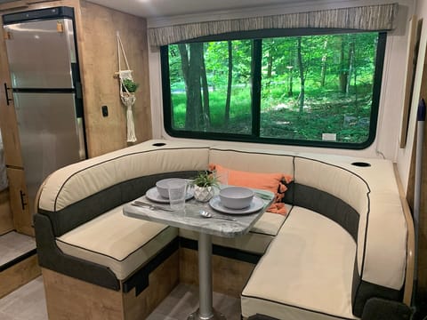 Beautiful and Well-Stocked 2020 Forest River Coachmen Leprechaun Class C! Véhicule routier in La Vergne