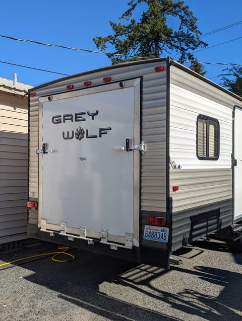 2015 Forest River Cherokee Grey Wolf Towable trailer in Cashmere