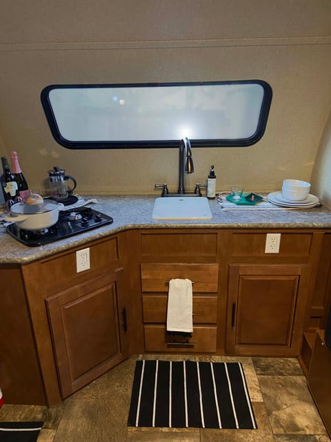 *Sun Chaser* 2015 R-Pod by Forest River Hood River Edition 179 PDX Towable trailer in Portland