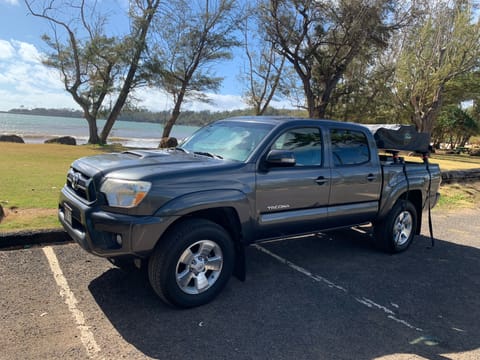 Charcoal Taco - 2015 Toyota Tacoma Drivable vehicle in Lihue