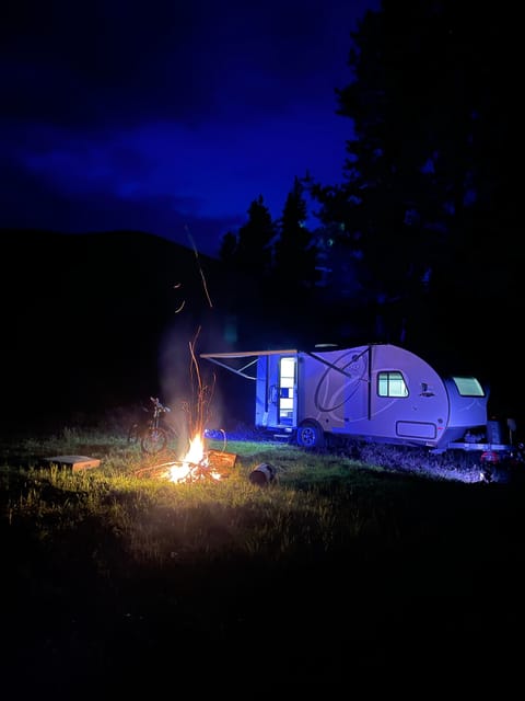 Spacious off-grid ready 2020 R-Pod 196  Hood River Edition Towable trailer in Breckenridge