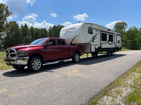 “The Escape” 2019 Sportsmen 302BHK Towable trailer in Weiss Lake