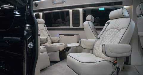 2021 Luxury Sprinter Van Veicolo da guidare in Bellevue