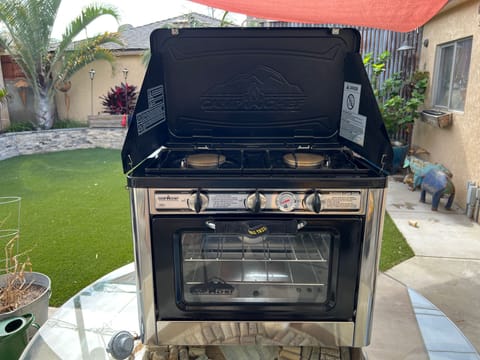 Outdoor oven for those large parties or just want to cook outside $35 per trip add on
