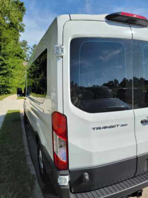 Best price 15 seats Van rental Georgia delivery Unlimited miles. Touring ba Drivable vehicle in Locust Grove
