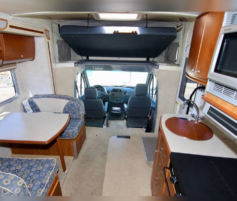 Compact 23ft Mercedes Winnebago 2007 -  Easy to Drive, Parks like a Van Drivable vehicle in Decatur