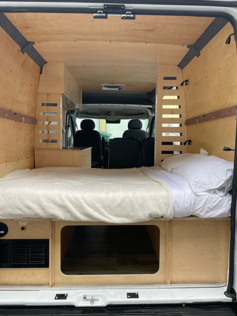 Vanny DeVito - 2022 ProMaster A.R.C - All Road Camper Campervan in Milwaukie