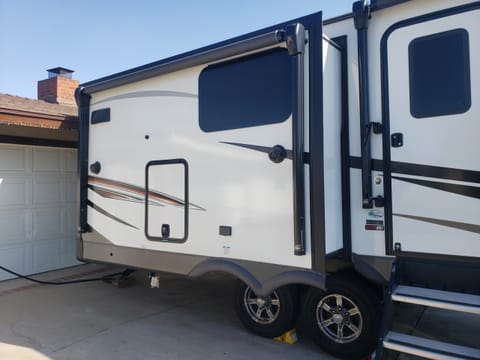 2021 Forest River Rockwood Ultra Lite Towable trailer in Rialto