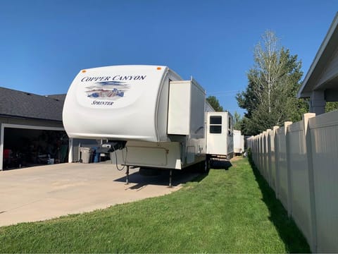 Roomy & Comfortable Keystone RV Copper Canyon With Lots of Storage Towable trailer in Garden City