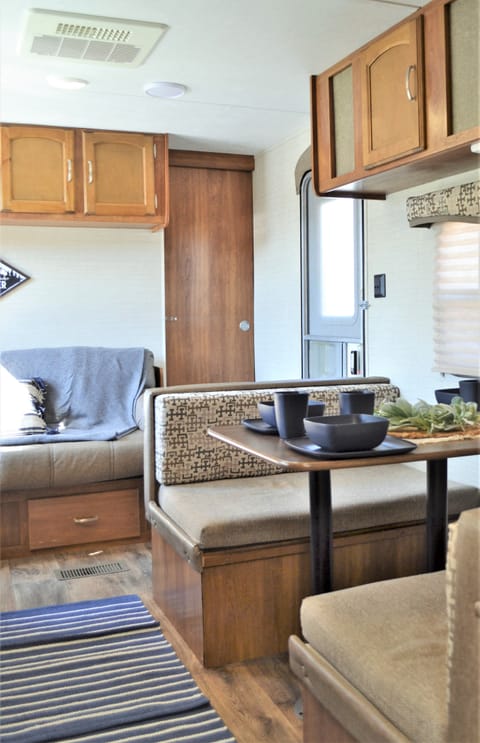 Ultra-lite Upgraded BH w/ Private Queen & Sleeps 8 w/ Sway Control Hitch Towable trailer in Tanasbourne