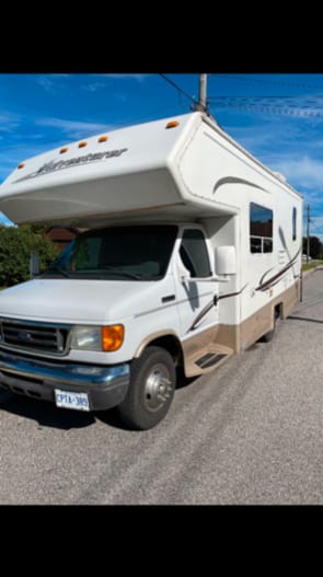 2006 Adventurer Motorhome E350 Great Fun and Easy to Drive Drivable vehicle in Huntsville