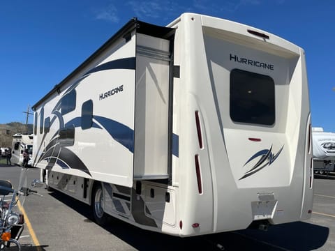 2022 Thor Hurricane Véhicule routier in Commerce City