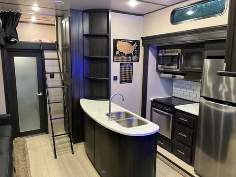 2018 Forest River XLR Nitro Toy Hauler Towable trailer in Flour Bluff