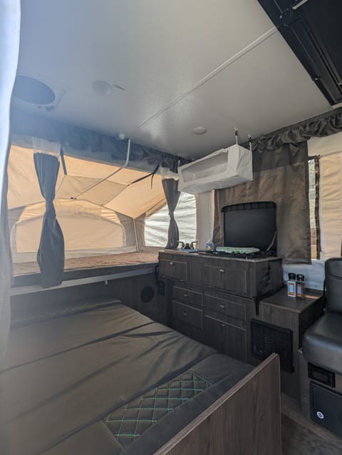 2018 Forest River Rockwood ESP pop up camper Towable trailer in Edmonton