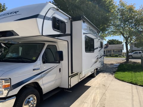 2022 Forest River Sunseeker LE Drivable vehicle in Burlington