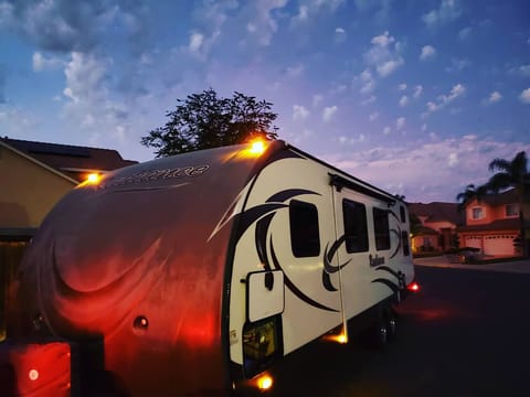 2015 Cruiser RV Radiance/Solar/Bunkbed Towable trailer in Temecula