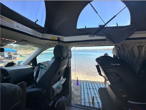 *NEW* 2022 Mercedes Camper seats 5/Sleeps 4 Reisemobil in San Francisco