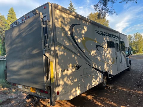 2005 Gulf Stream Endura Toyhauler 10ft garage with lift gate Drivable vehicle in Vancouver