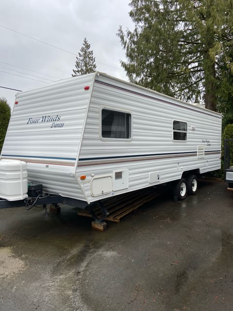 Four Winds Express Towable trailer in Maple Ridge