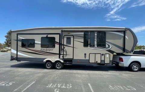 2016 Forest River Sandpiper Travel Trailer- NEW CONDITION- WE DELIVER! Towable trailer in Covina