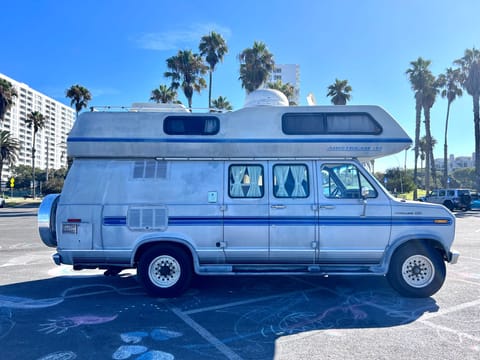 LAX Vintage Airstream Camper Van RV Spacious Sleeps 4 Solar Wi-Fi Loaded Drivable vehicle in Playa Del Rey