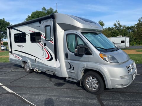 Amazing Winnebago Trend!! Easy to drive and very comfortable! Drivable vehicle in Frisco